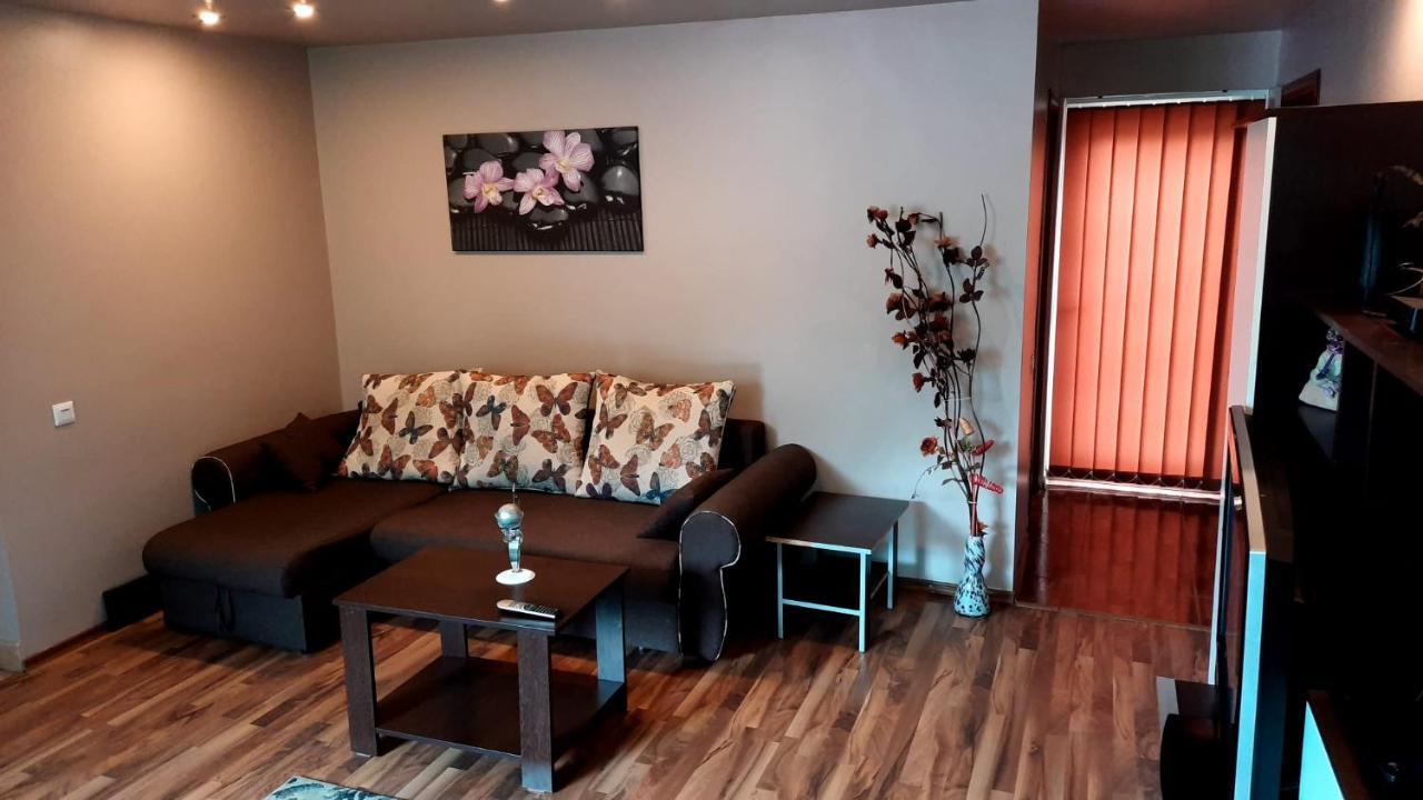 Apartament Laurentiu - Etaj.1 Bucureşti Exterior foto