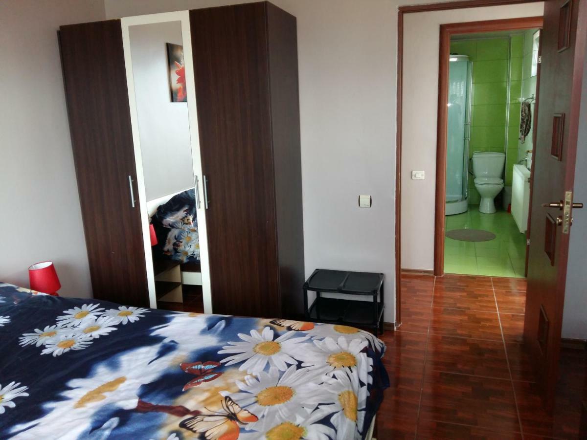 Apartament Laurentiu - Etaj.1 Bucureşti Exterior foto