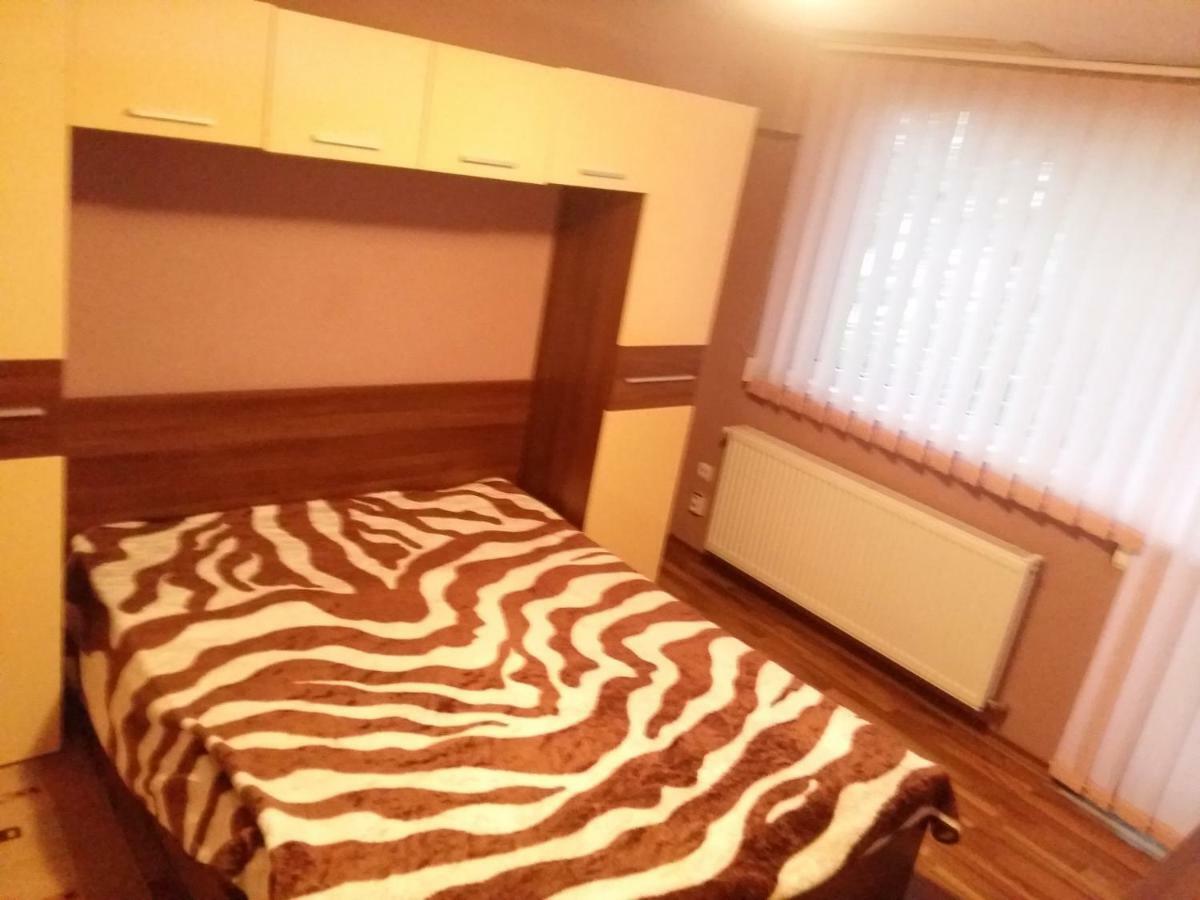 Apartament Laurentiu - Etaj.1 Bucureşti Exterior foto